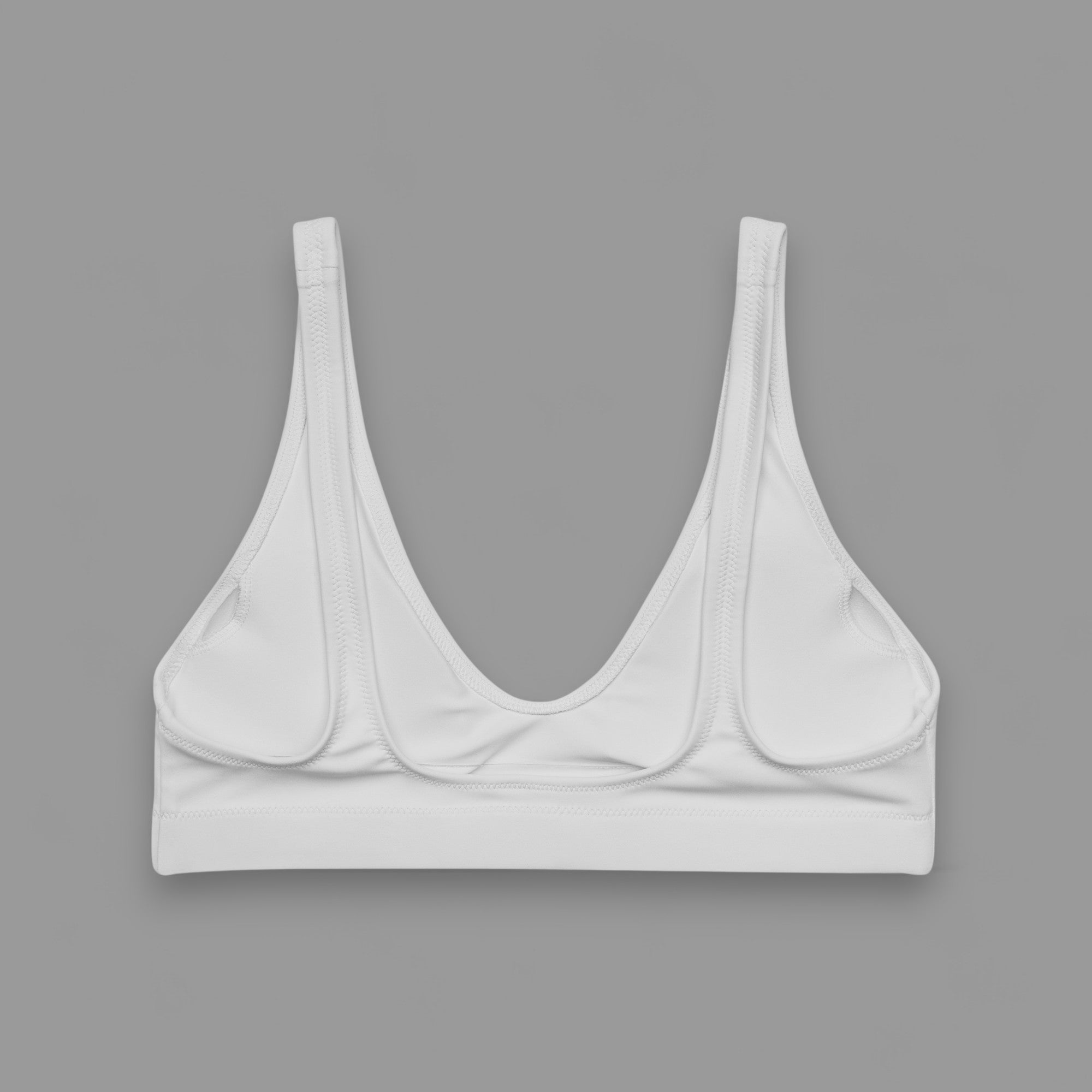 THE LIONESS SEAMLESS SPORTS BRA IN WHITE